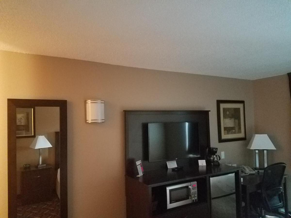 Americas Best Value Inn And Suites Bismarck Room photo